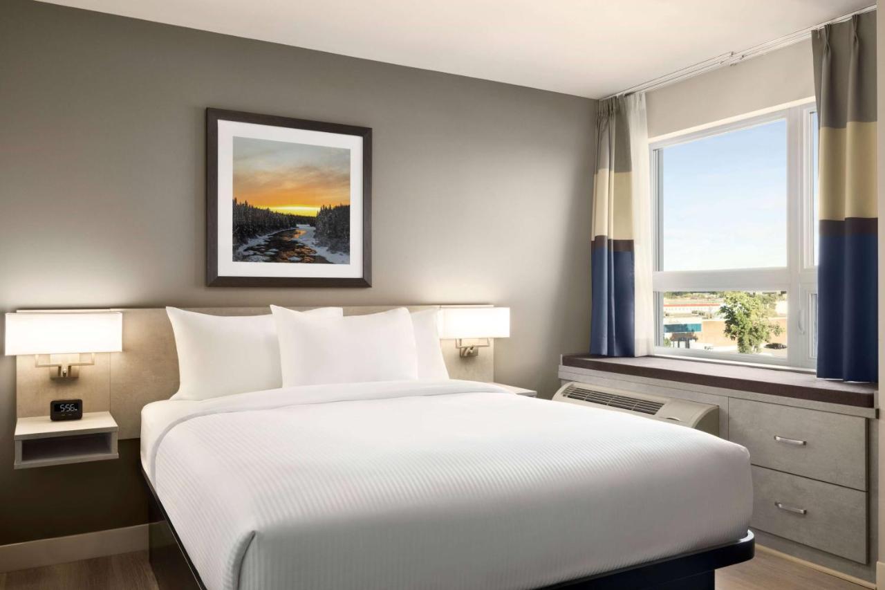 Microtel Inn & Suites By Wyndham Boisbriand Sainte-Thérèse-de-Blainville Buitenkant foto