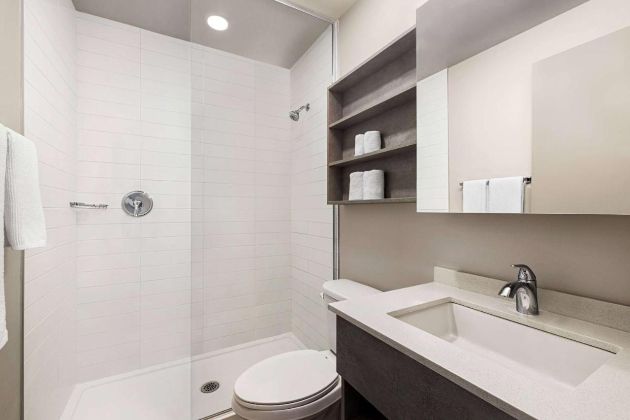 Microtel Inn & Suites By Wyndham Boisbriand Sainte-Thérèse-de-Blainville Buitenkant foto
