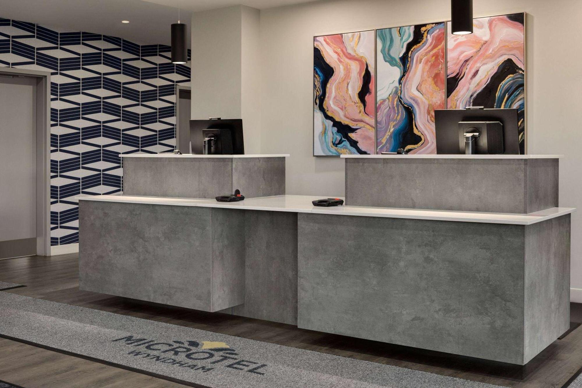 Microtel Inn & Suites By Wyndham Boisbriand Sainte-Thérèse-de-Blainville Buitenkant foto
