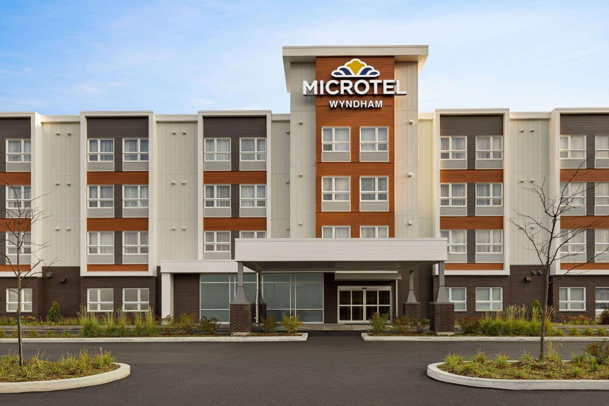 Microtel Inn & Suites By Wyndham Boisbriand Sainte-Thérèse-de-Blainville Buitenkant foto