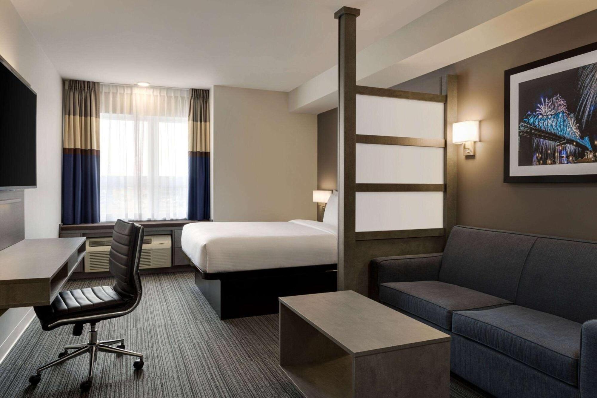 Microtel Inn & Suites By Wyndham Boisbriand Sainte-Thérèse-de-Blainville Buitenkant foto