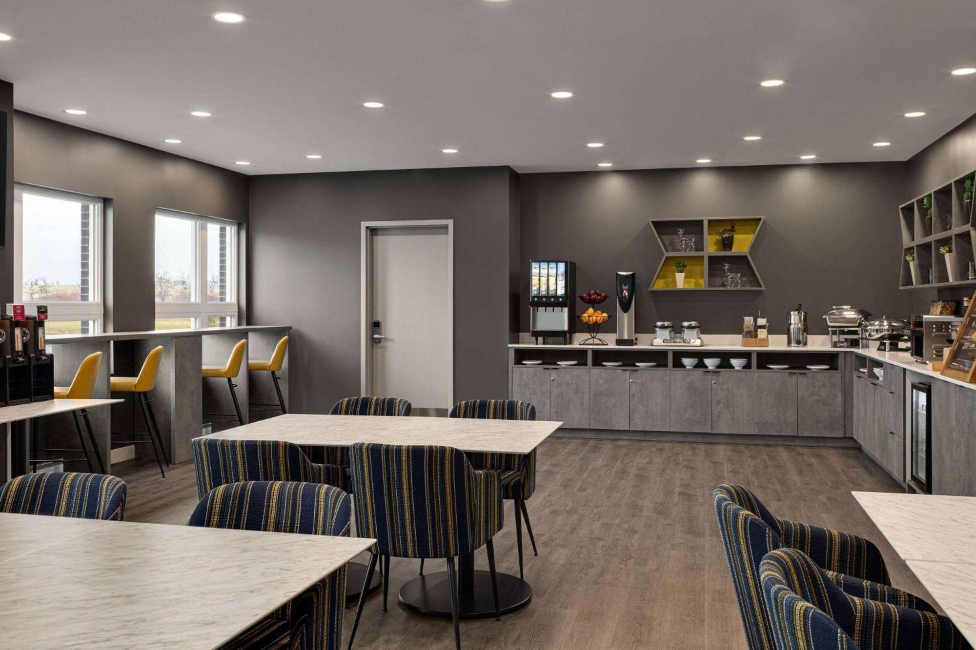 Microtel Inn & Suites By Wyndham Boisbriand Sainte-Thérèse-de-Blainville Buitenkant foto