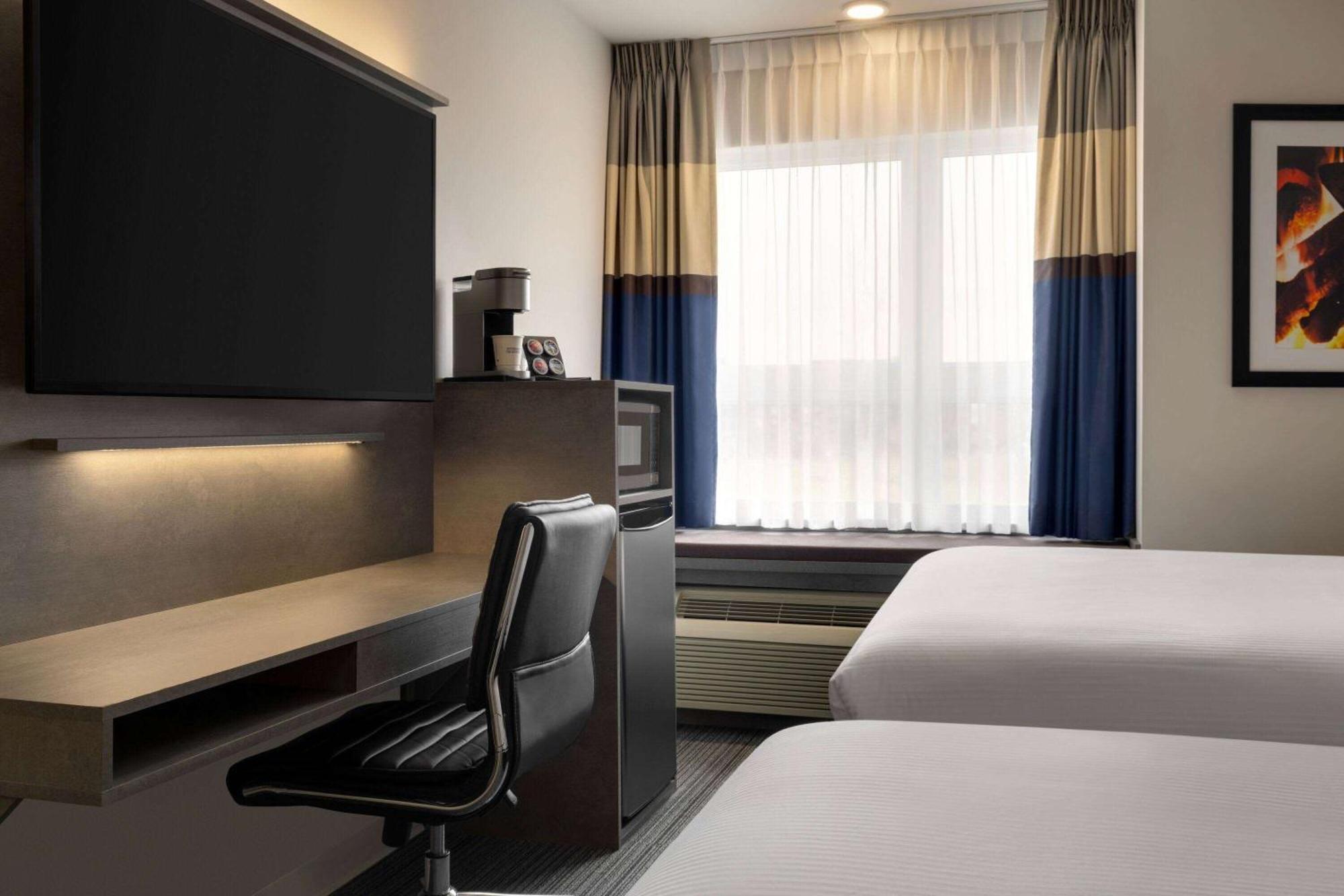 Microtel Inn & Suites By Wyndham Boisbriand Sainte-Thérèse-de-Blainville Buitenkant foto