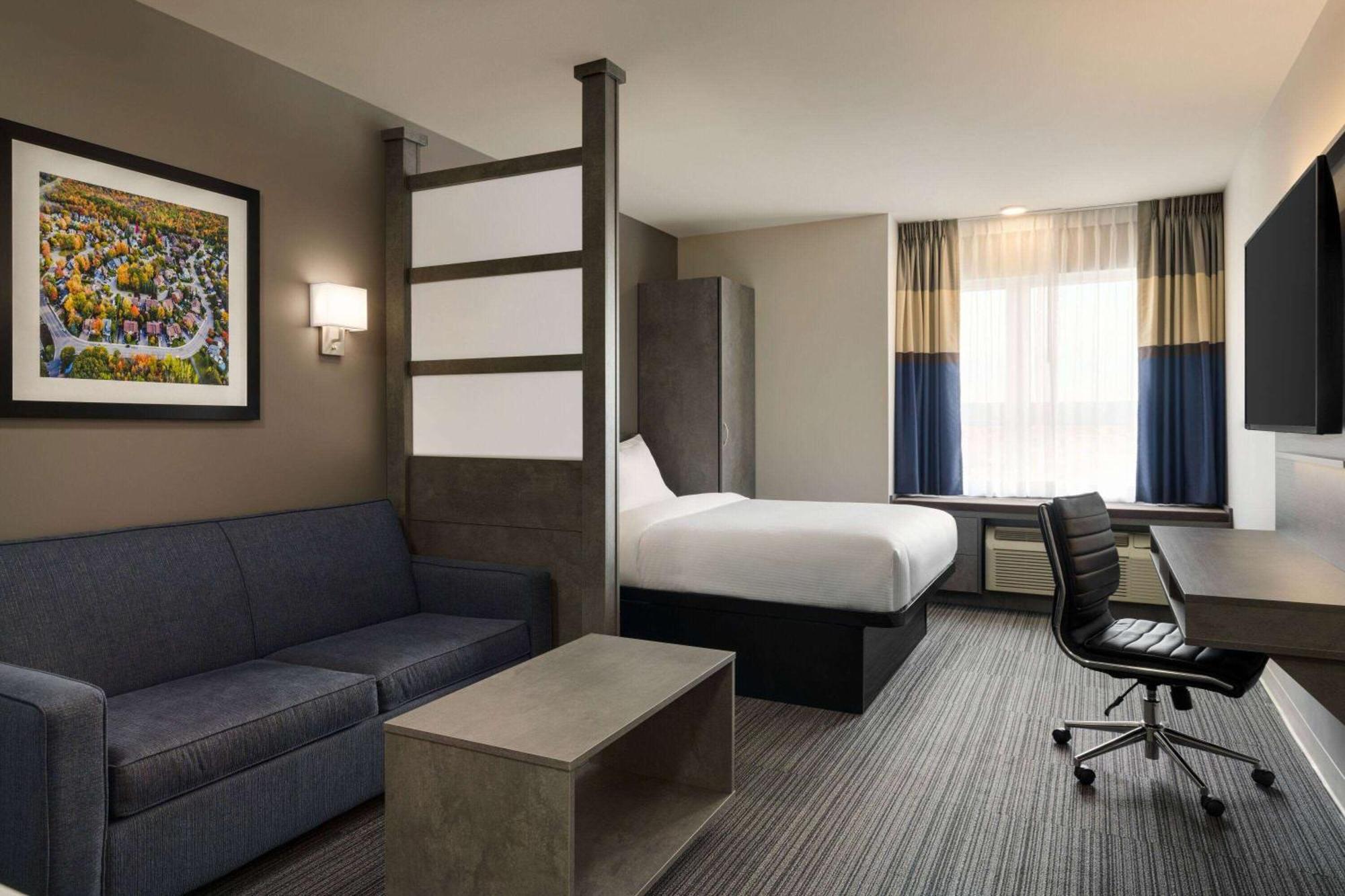 Microtel Inn & Suites By Wyndham Boisbriand Sainte-Thérèse-de-Blainville Buitenkant foto