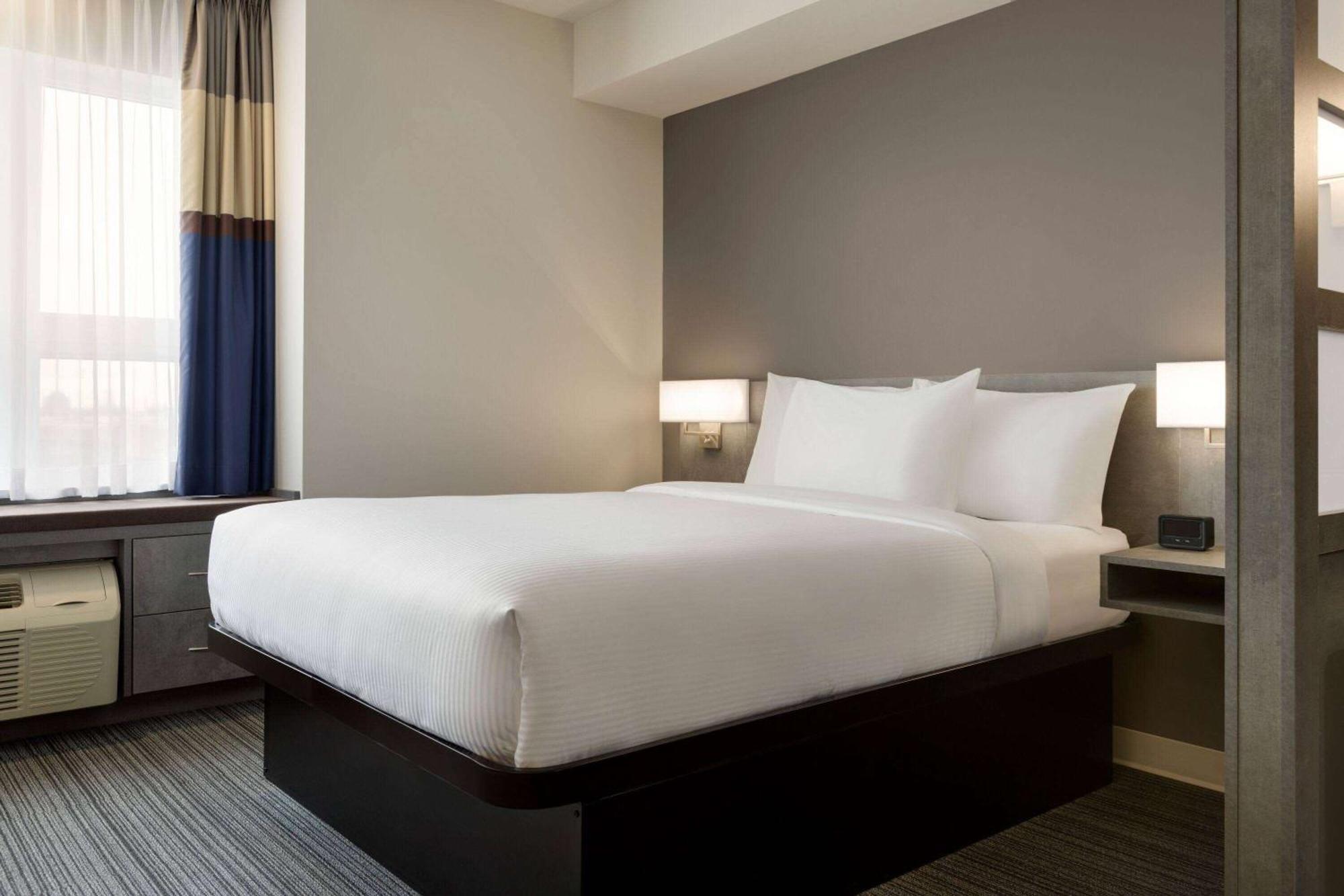 Microtel Inn & Suites By Wyndham Boisbriand Sainte-Thérèse-de-Blainville Buitenkant foto