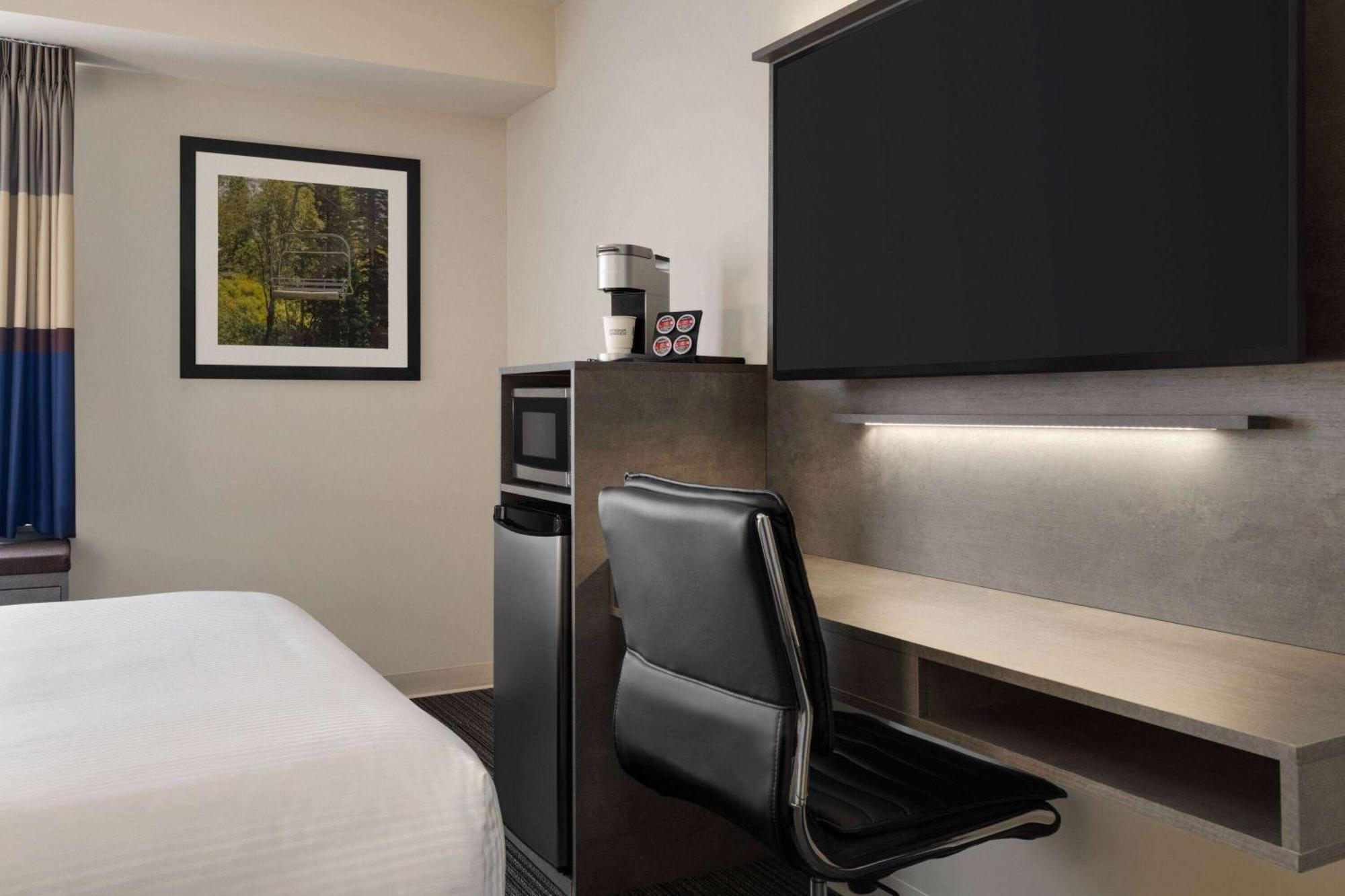 Microtel Inn & Suites By Wyndham Boisbriand Sainte-Thérèse-de-Blainville Buitenkant foto